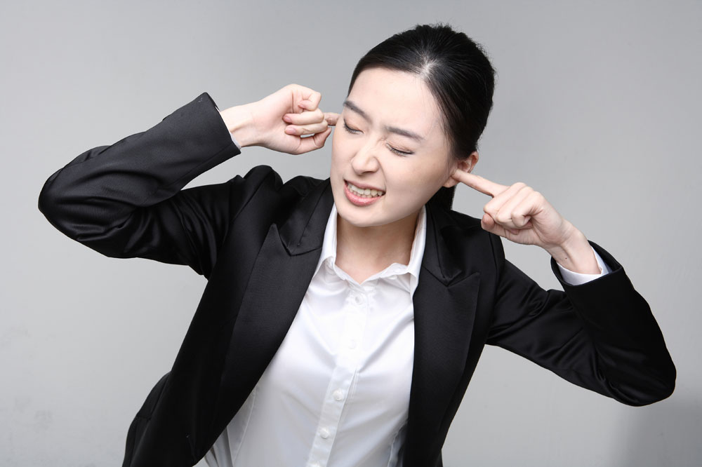 爱可声告诉您：定制机啸叫该怎么办？