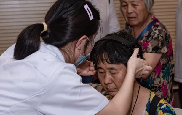 缓解耳鸣？助听器还有这个功能？