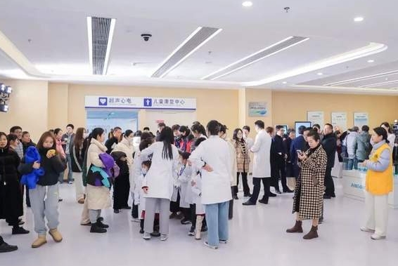 网购百元机 VS 门店高价机，助听器在哪买更好？