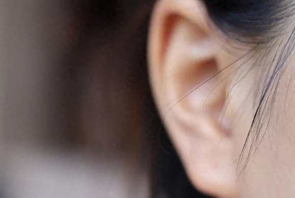 惊！你的这些日常行为正在悄悄 “伤耳”